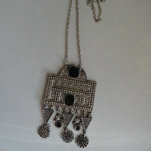 Tribal Pendant, Vintage Tribal Necklace - Picture 2 of 4